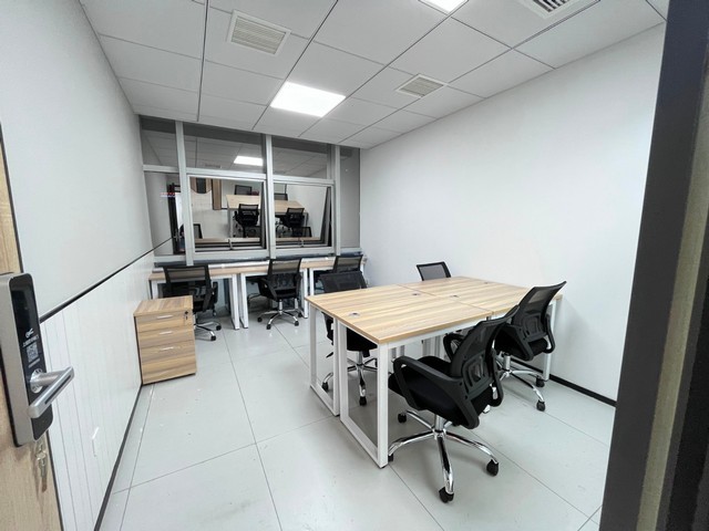 工程弯钢玻璃价格多少